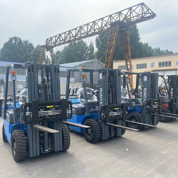 What should be done when a mast lifting failure occurs when using a forklift?